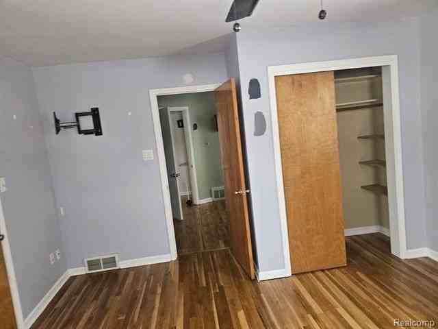 714 E 12 Mile Rd - Photo 2 of 7