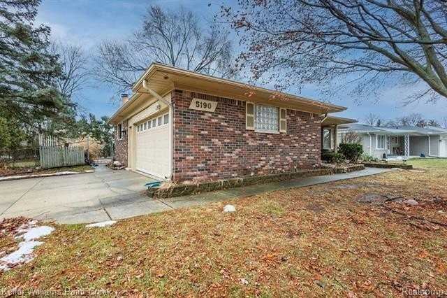 5190 Babbit Dr - Photo 3 of 39