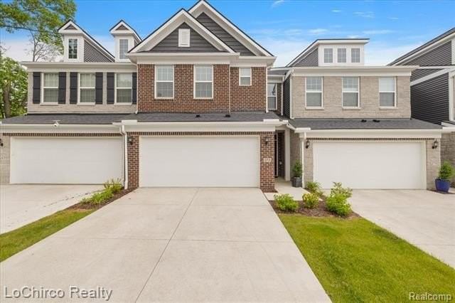 273 Strawberry Dr - Photo 2 of 34