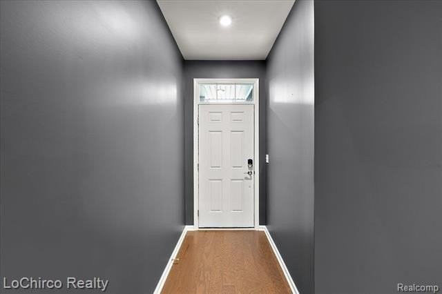 273 Strawberry Dr - Photo 5 of 34