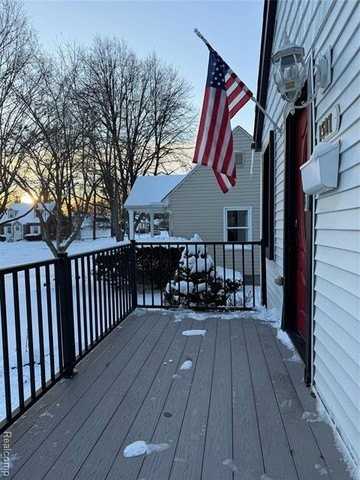 1507 E 5th St - Photo 2 of 18