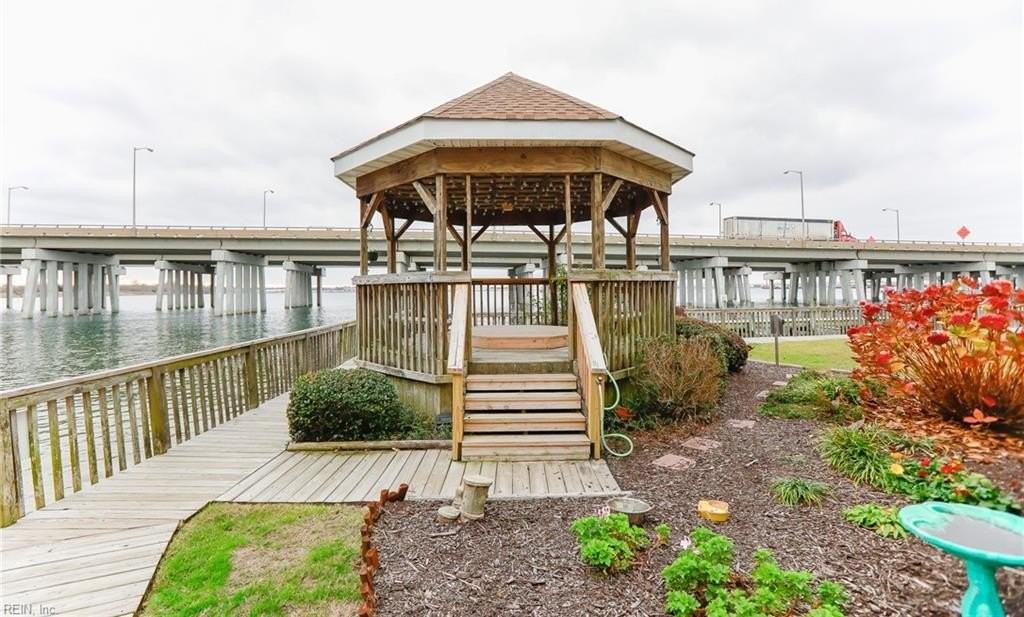 835 Little Bay Ave #D - Photo 4 of 43