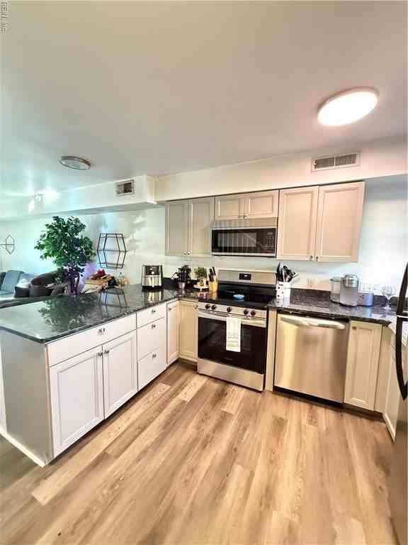 319 Main St #2 - Photo 4 of 7