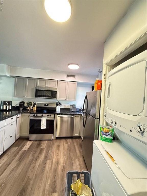 319 Main St #2 - Photo 5 of 7