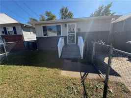 featured image of 1724 Selden Ave