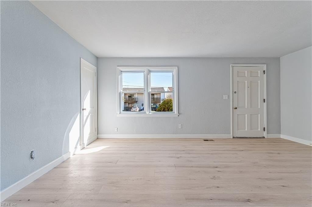 9629 Elnora St #1 - Photo 5 of 17