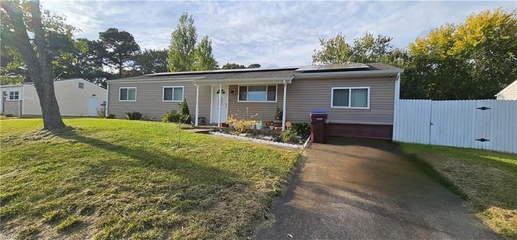 3201 Woodbaugh Dr - Photo 3 of 25