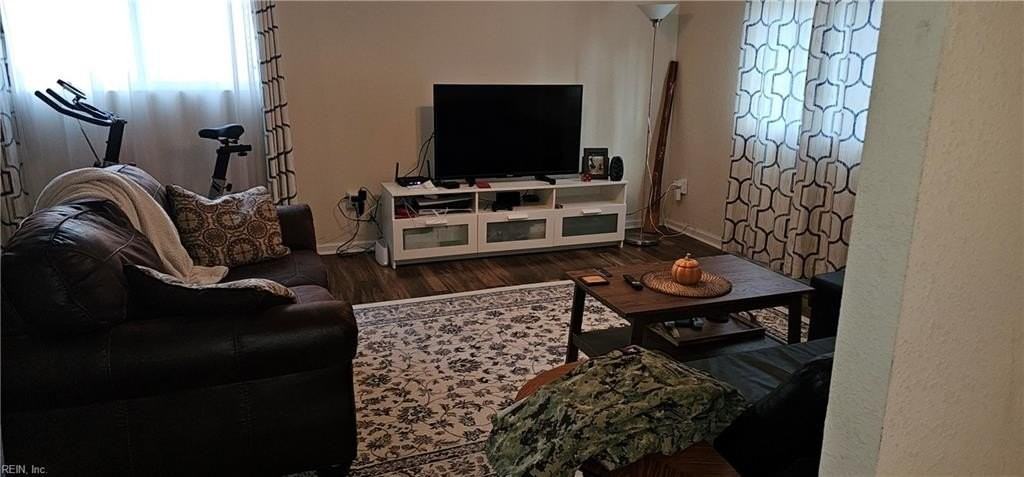 3201 Woodbaugh Dr - Photo 5 of 25