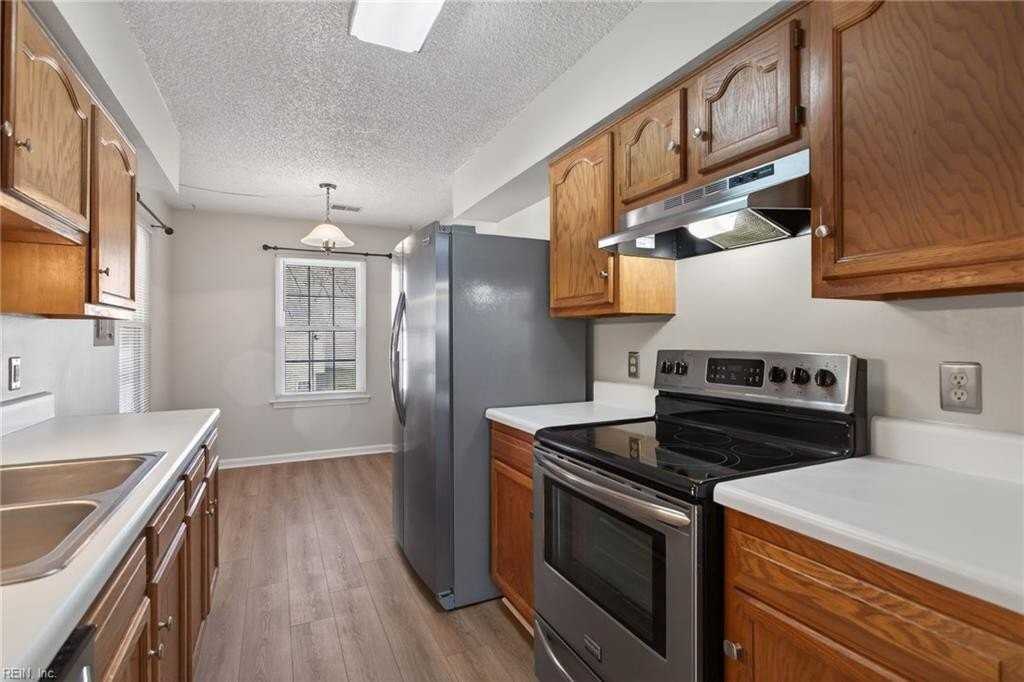 901 Gas Light Ln - Photo 6 of 14