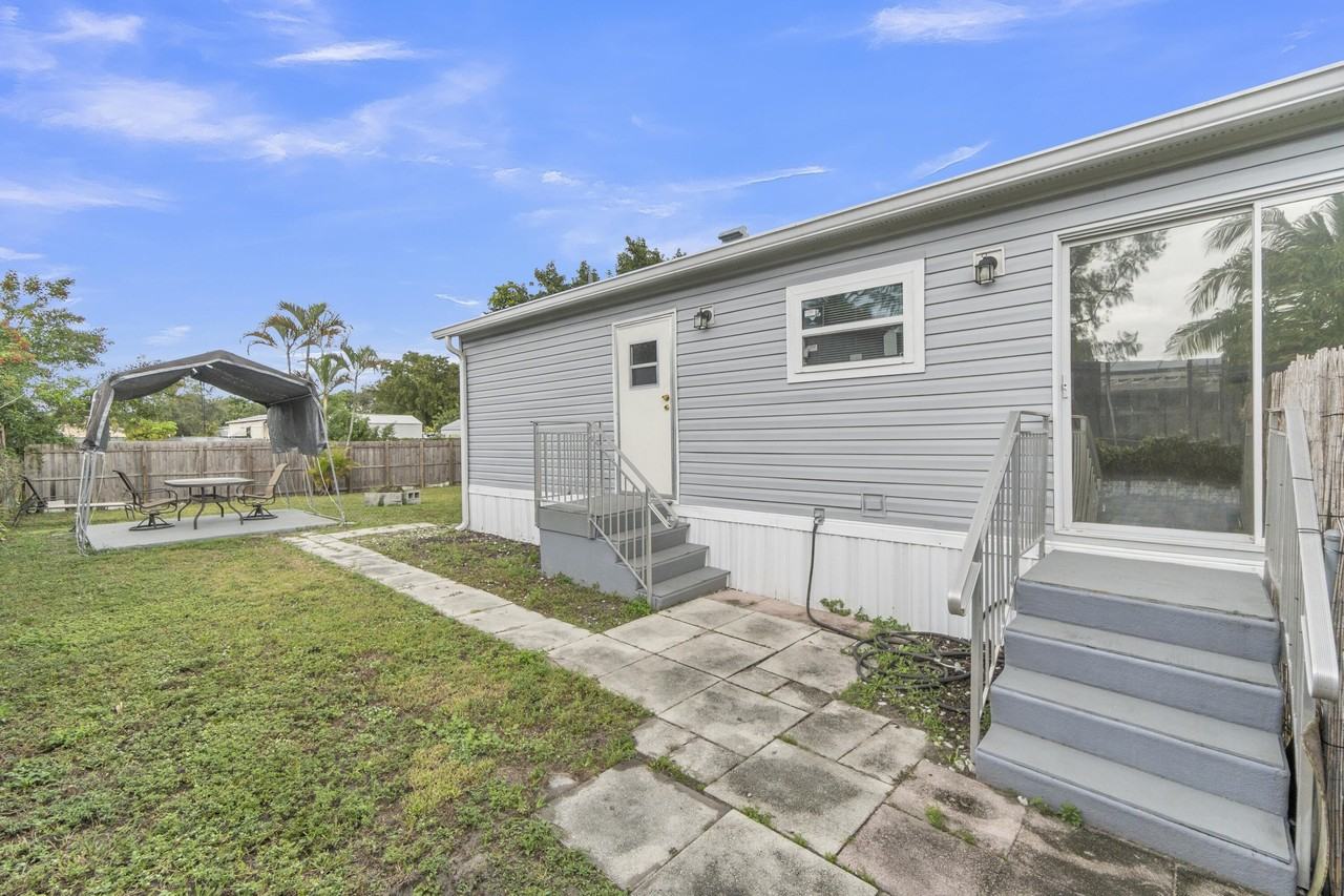 22937 Seaspray Pl - Photo 3 of 28