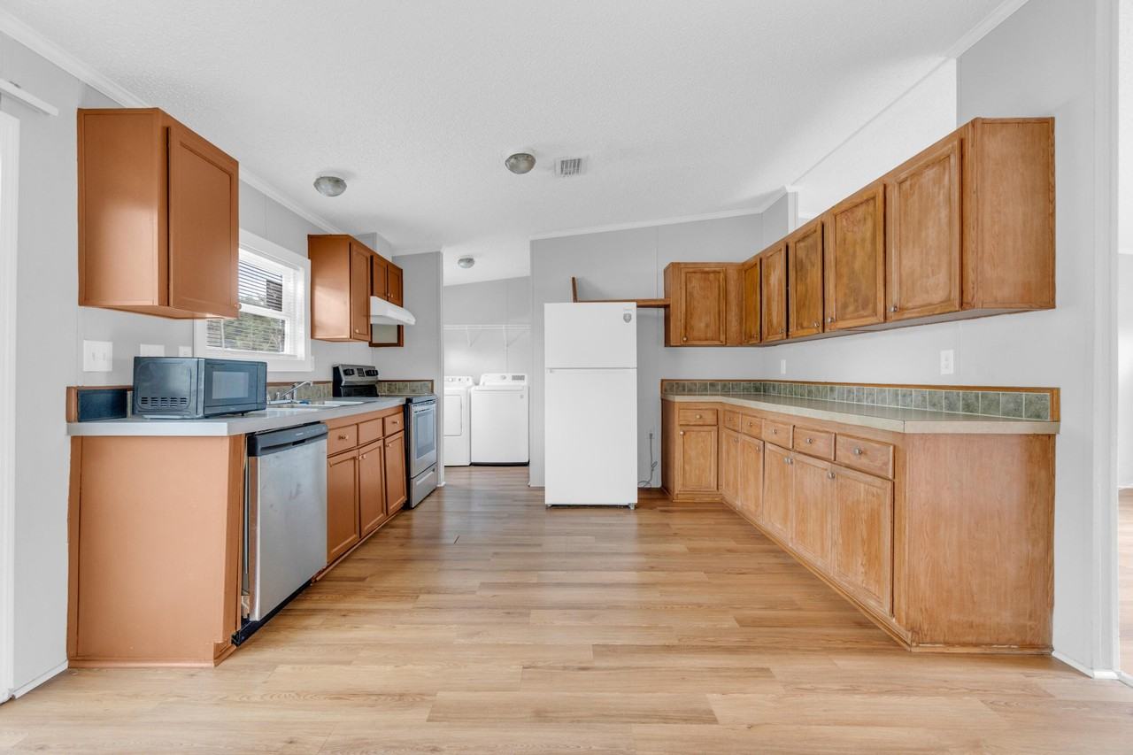 22937 Seaspray Pl - Photo 5 of 28