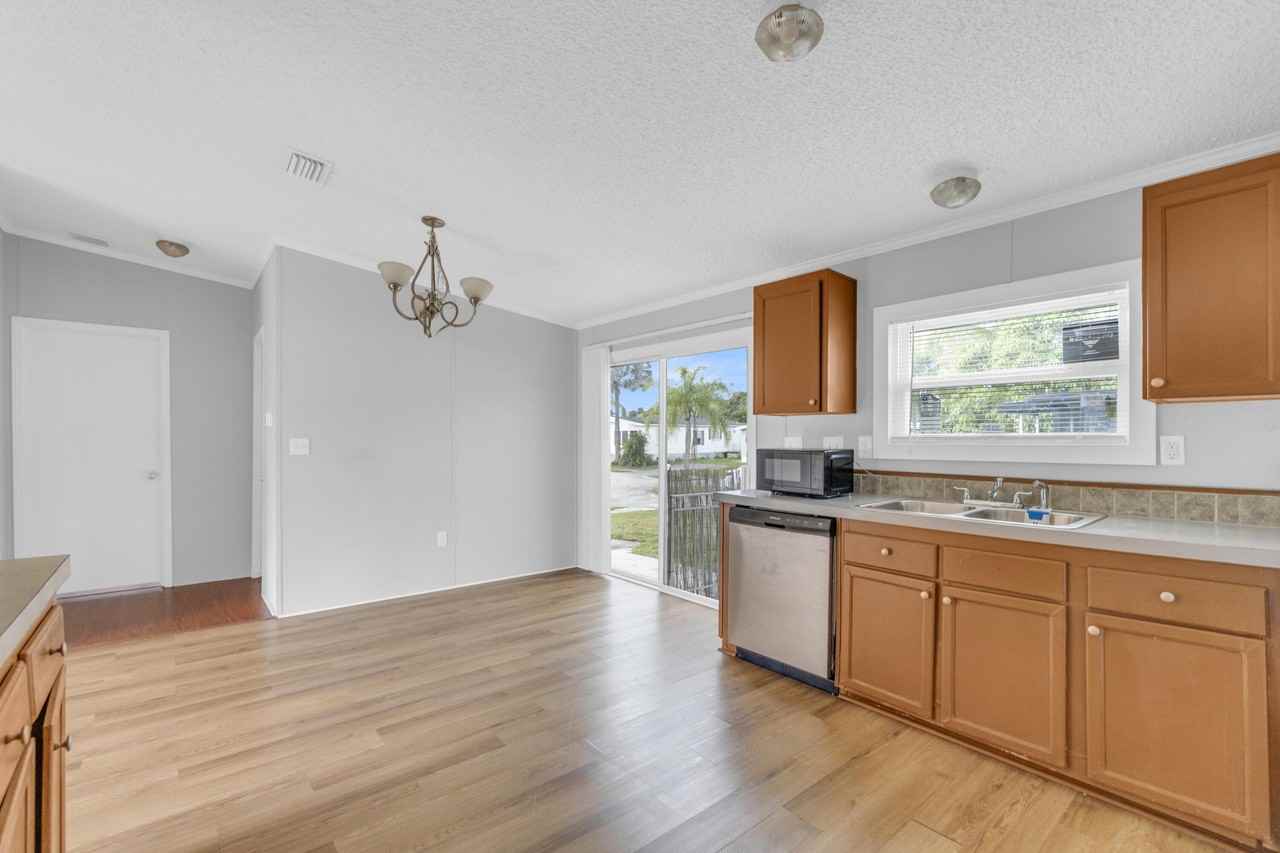 22937 Seaspray Pl - Photo 6 of 28