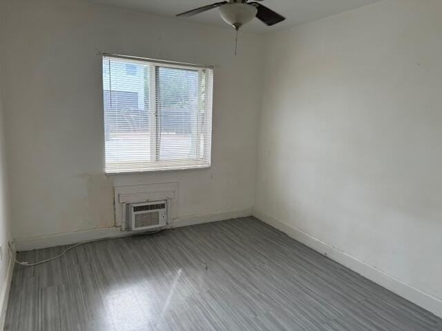 405 53rd St #405 - Photo 4 of 9