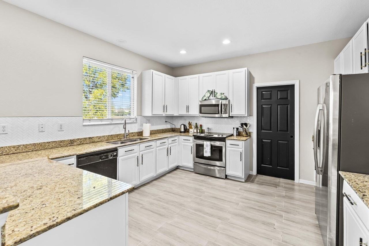 6909 Nw Kowal Ct - Photo 7 of 21