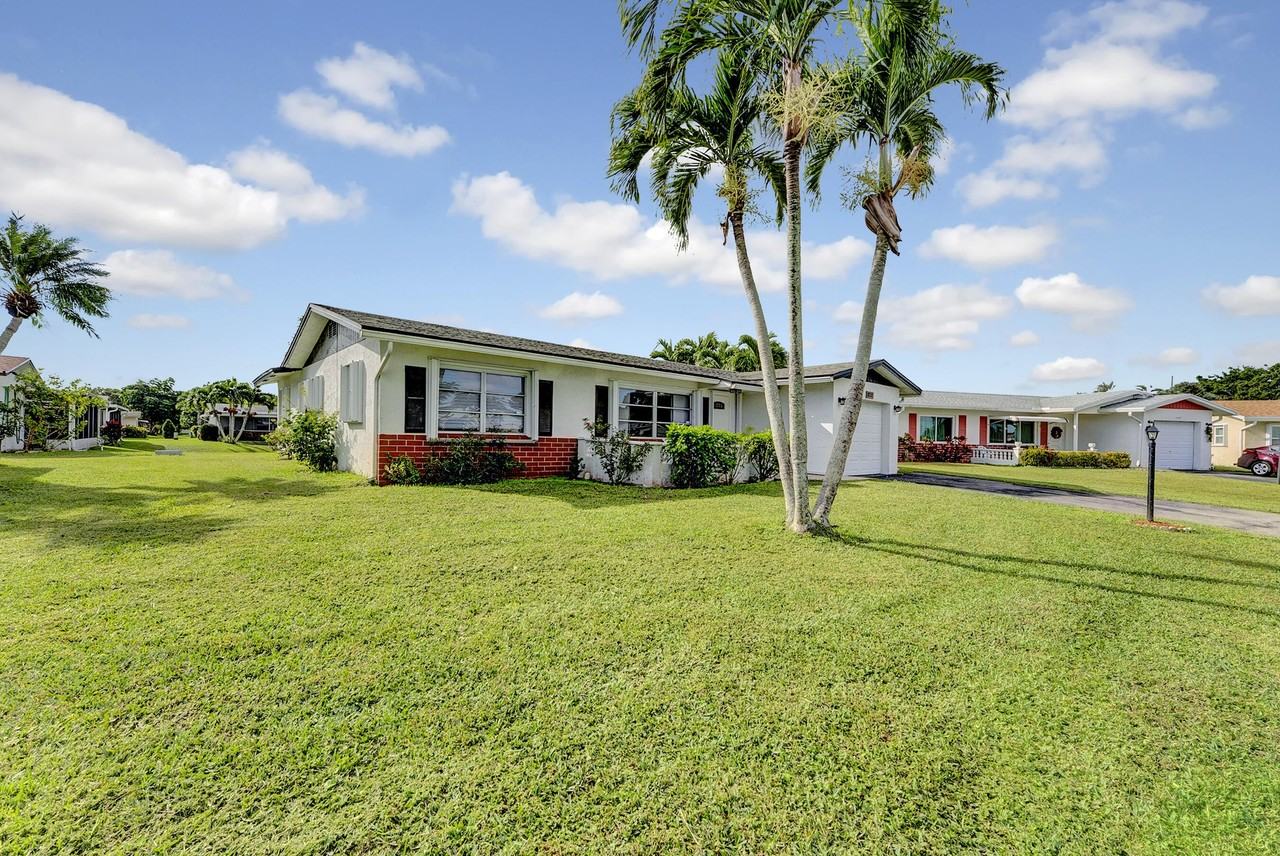 14263 El Clavel Way - Photo 3 of 39