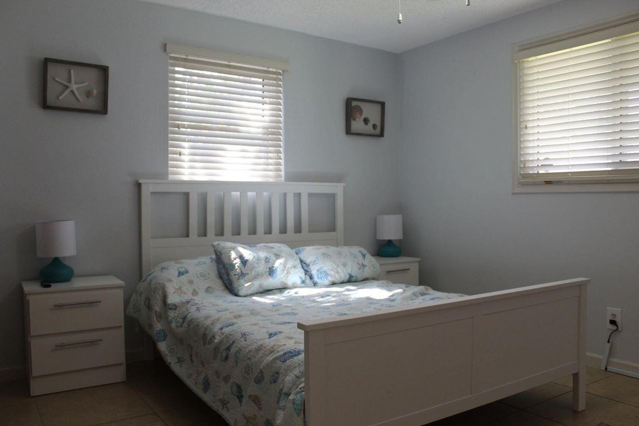 323 W Palm St - Photo 7 of 11