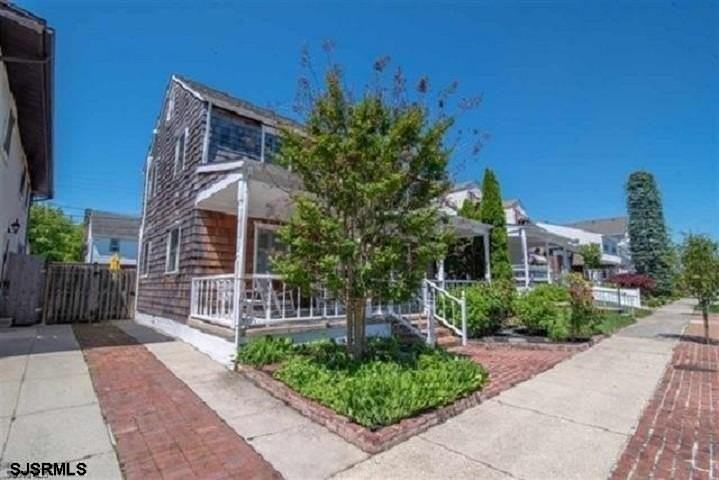 104 N Mansfield Ave - Photo 3 of 23