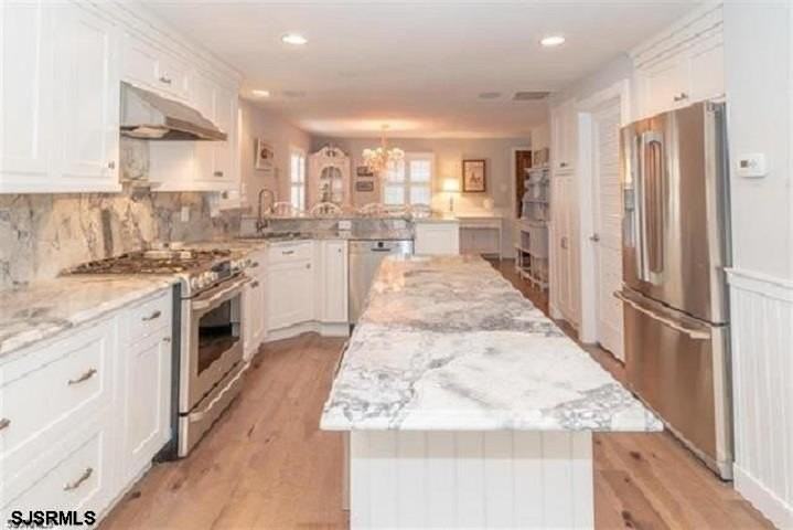 104 N Mansfield Ave - Photo 4 of 23