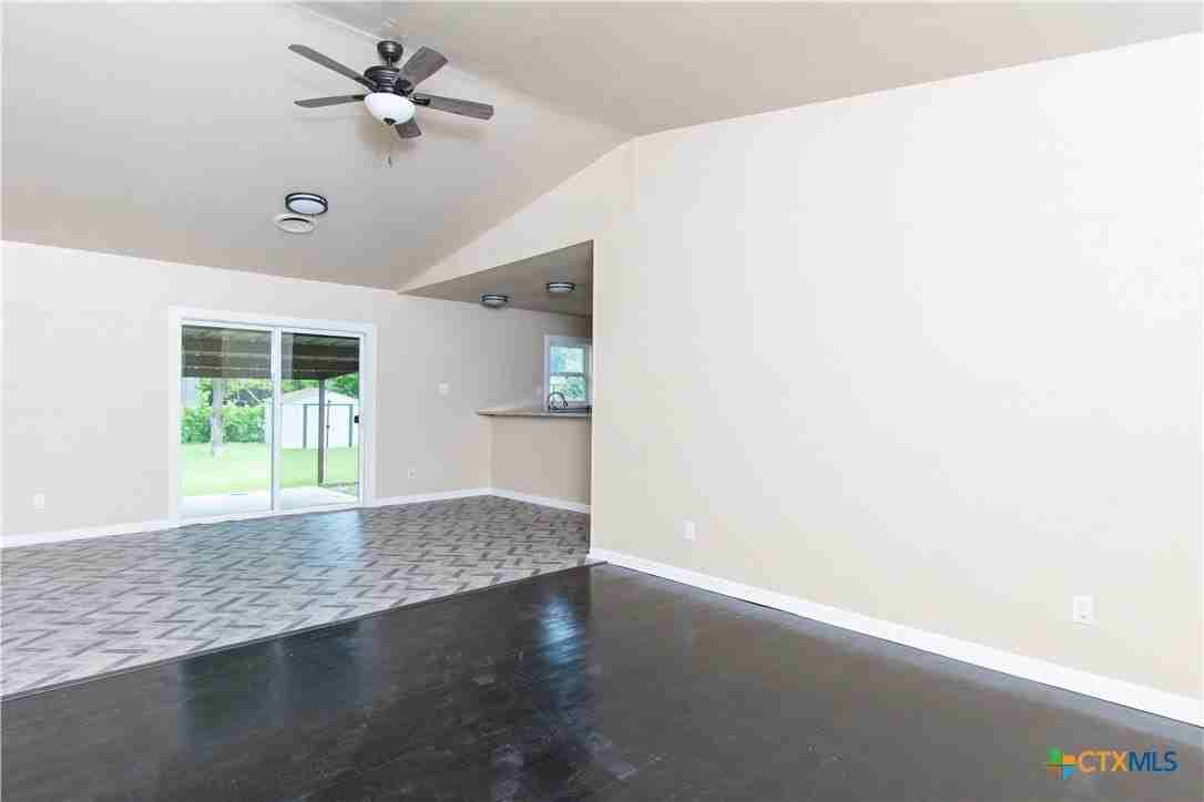 1312 Stephen St - Photo 2 of 19