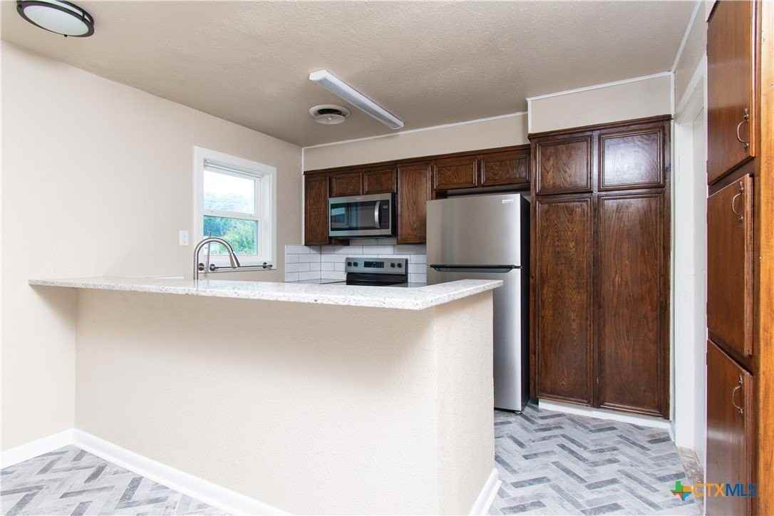 1312 Stephen St - Photo 6 of 19