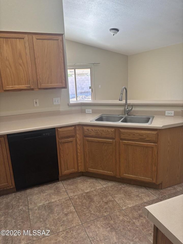 8066 E Sundew Dr - Photo 7 of 26