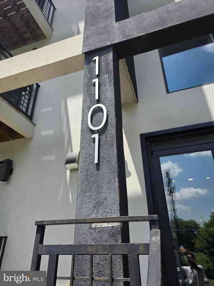 1101 Fern St Nw Unit 301 #301 - Photo 4 of 25