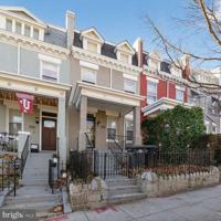 featured image of 1932 Summit Pl Ne