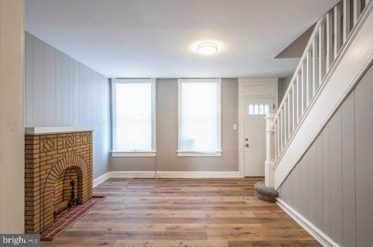 30 N Abington Ave - Photo 3 of 22