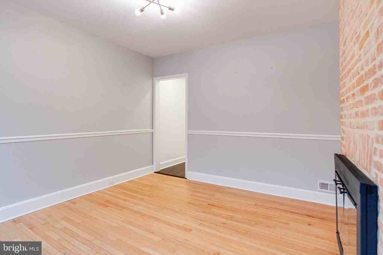 1313 Patapsco St - Photo 5 of 50