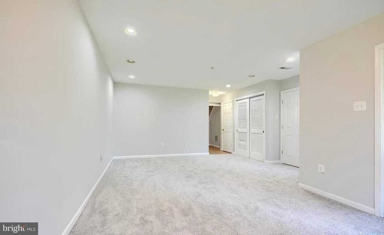 9863 Decatur Rd - Photo 3 of 33