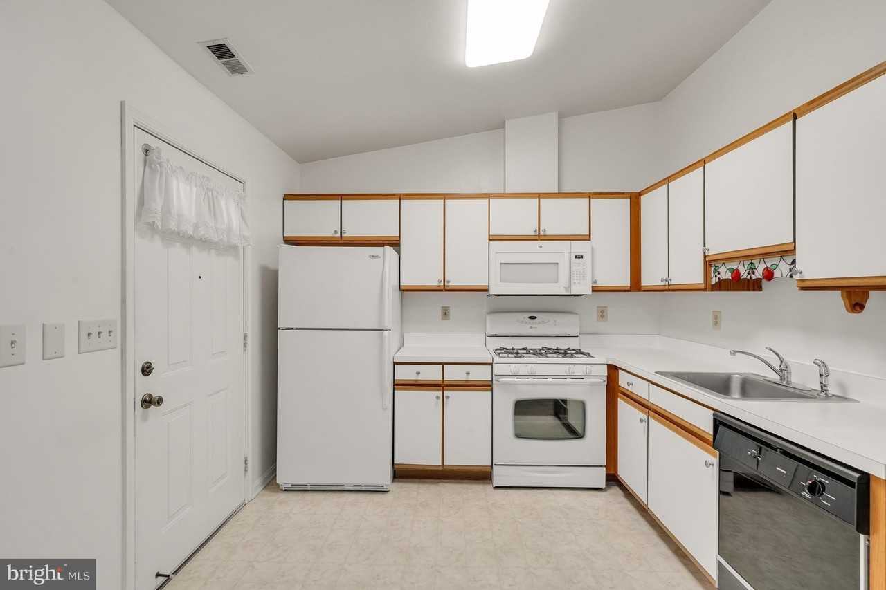 1830 Vincenza Dr Apt H #H - Photo 2 of 13