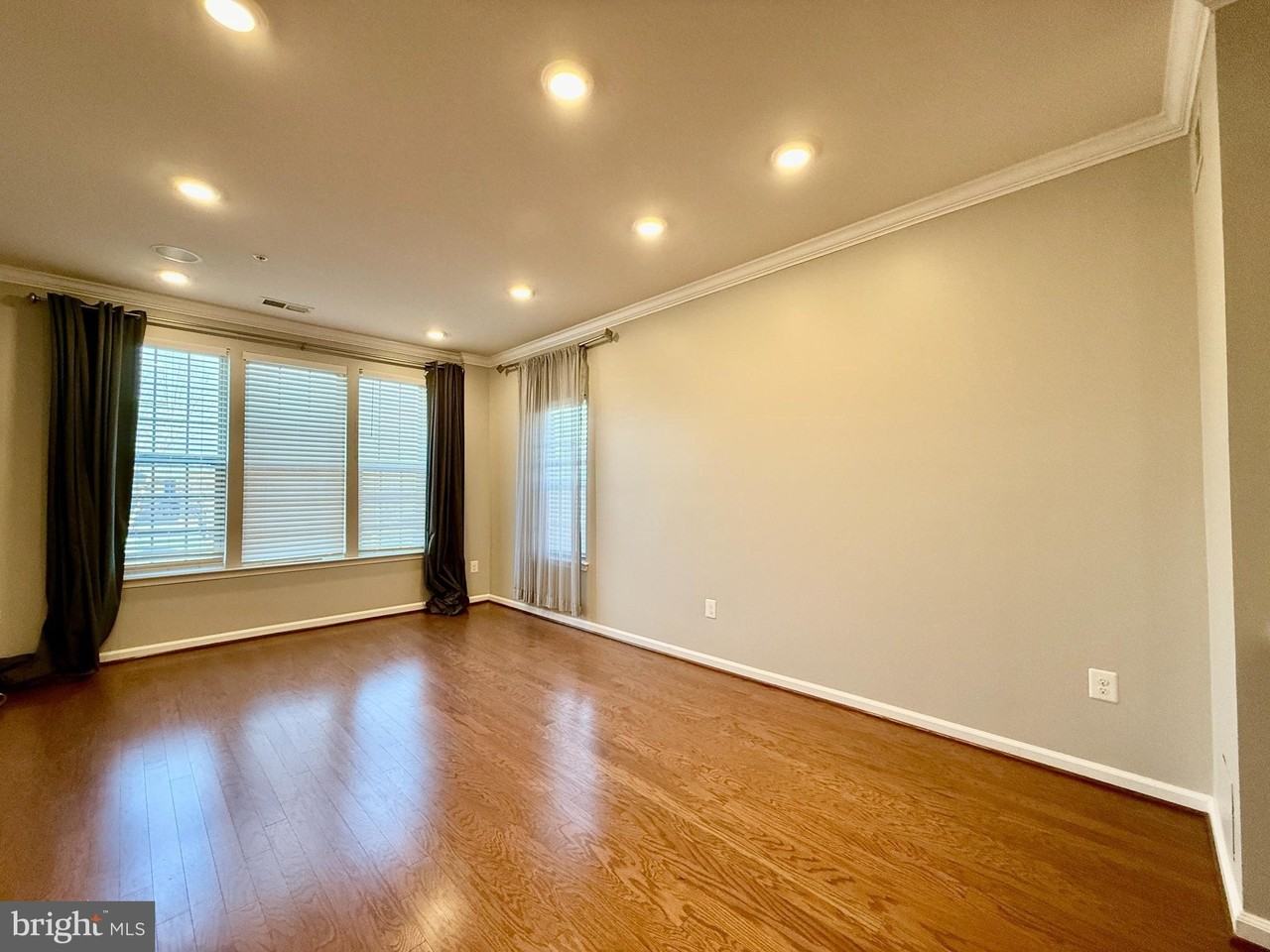 6491 Jack Linton Dr S - Photo 6 of 27