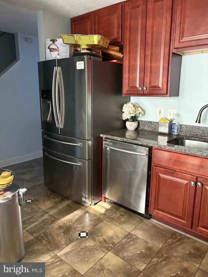 7148 Natures Rd - Photo 2 of 29