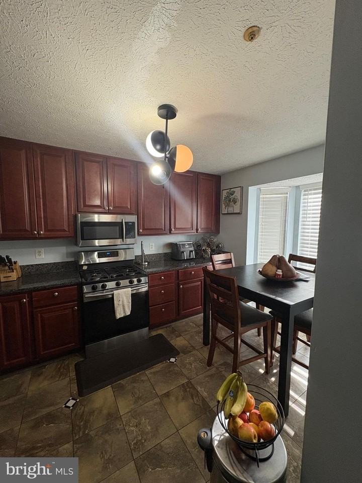 7148 Natures Rd - Photo 4 of 29