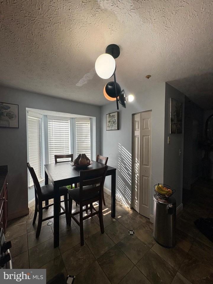 7148 Natures Rd - Photo 5 of 29