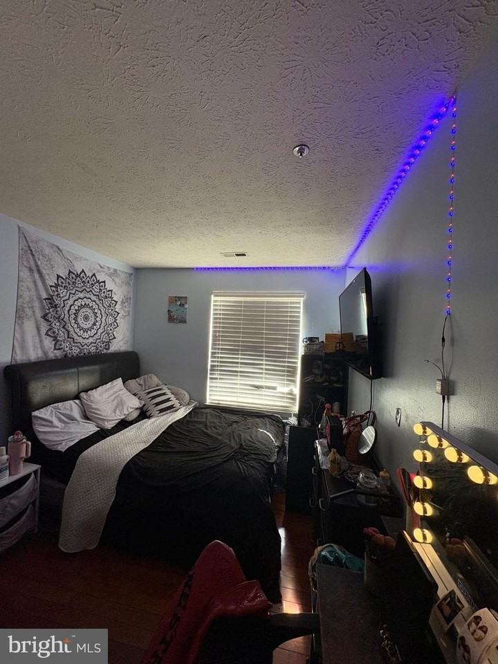 7148 Natures Rd - Photo 6 of 49