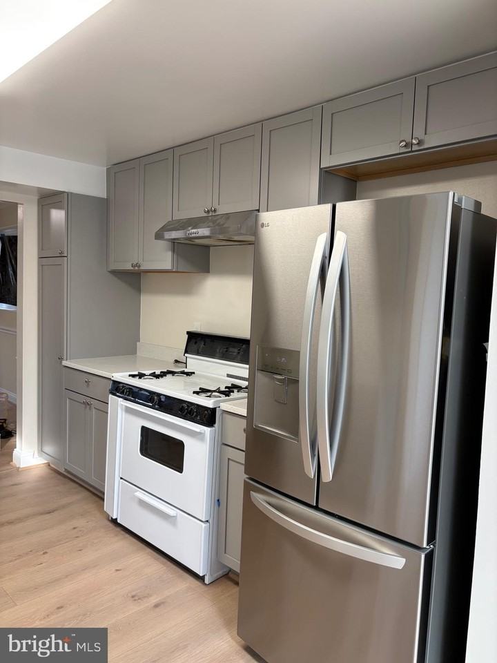 4106 Ferrara Dr - Photo 2 of 23