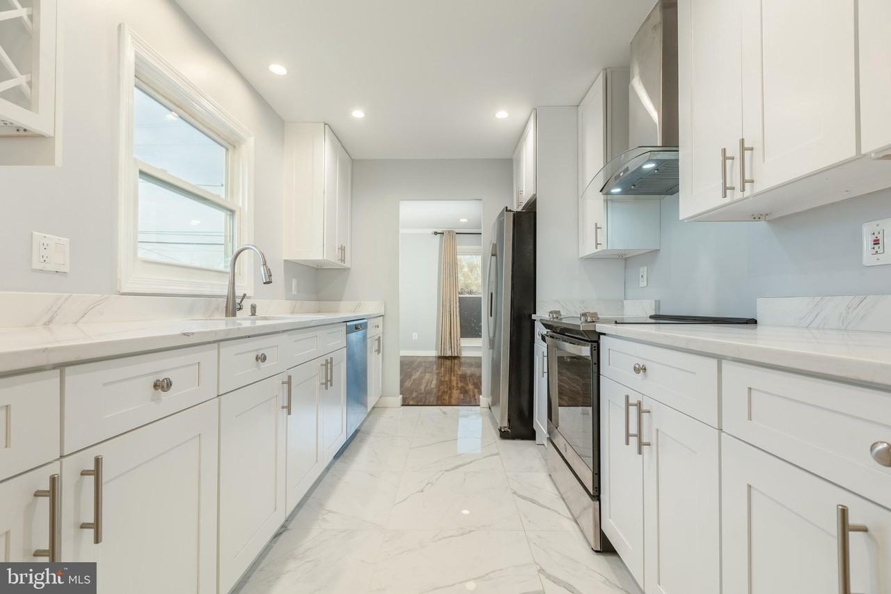 1959 Lewis Ave - Photo 7 of 34