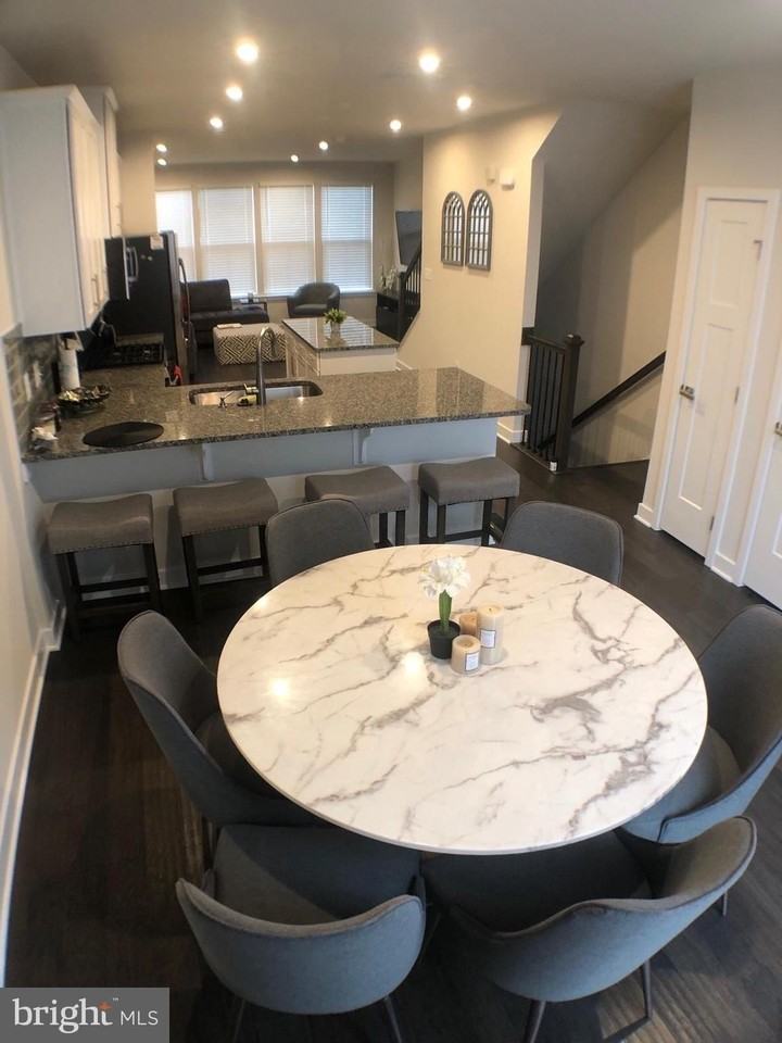 6212 Editors Park Dr - Photo 4 of 30