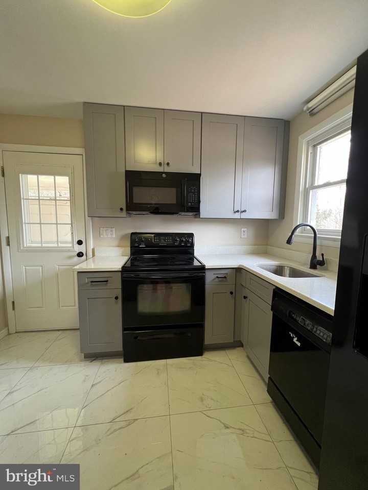 101 Captain Brendt Dr - Photo 7 of 19