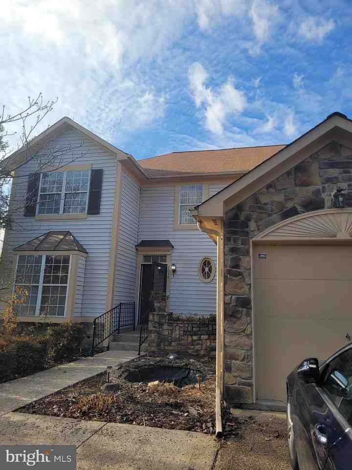 7014 Megan Ln - Photo 4 of 32