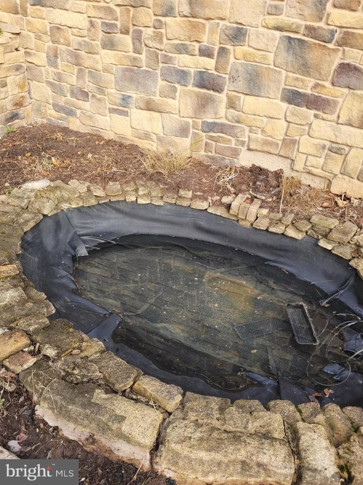 7014 Megan Ln - Photo 5 of 32