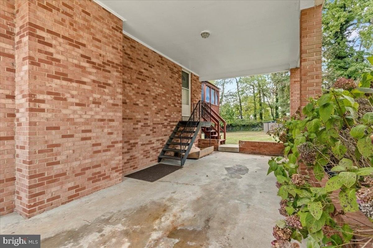 517 ROUND TABLE Drive unit: Upper Level Only - Photo 3 of 25