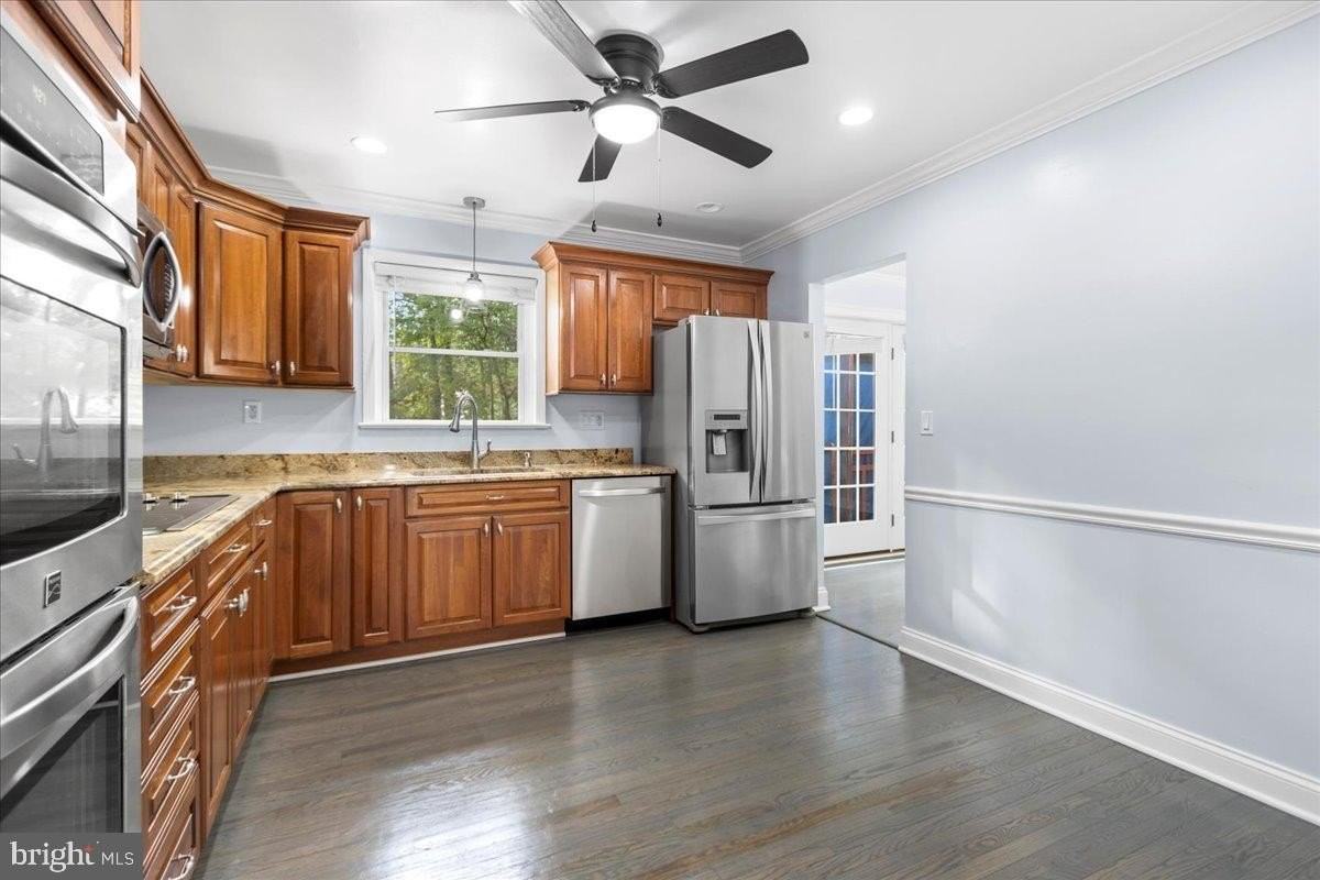 517 ROUND TABLE Drive unit: Upper Level Only - Photo 7 of 25