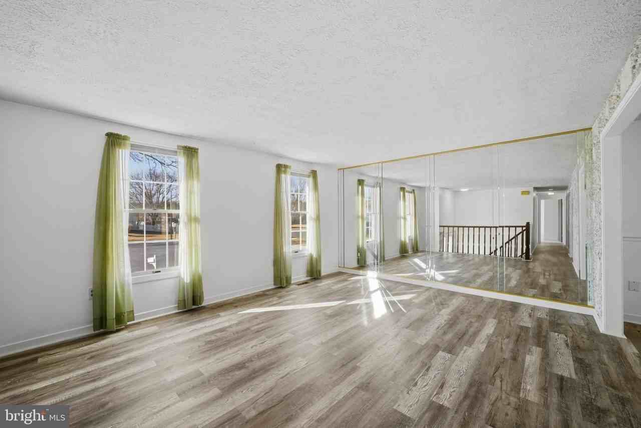 26 Dover Ln - Photo 6 of 29