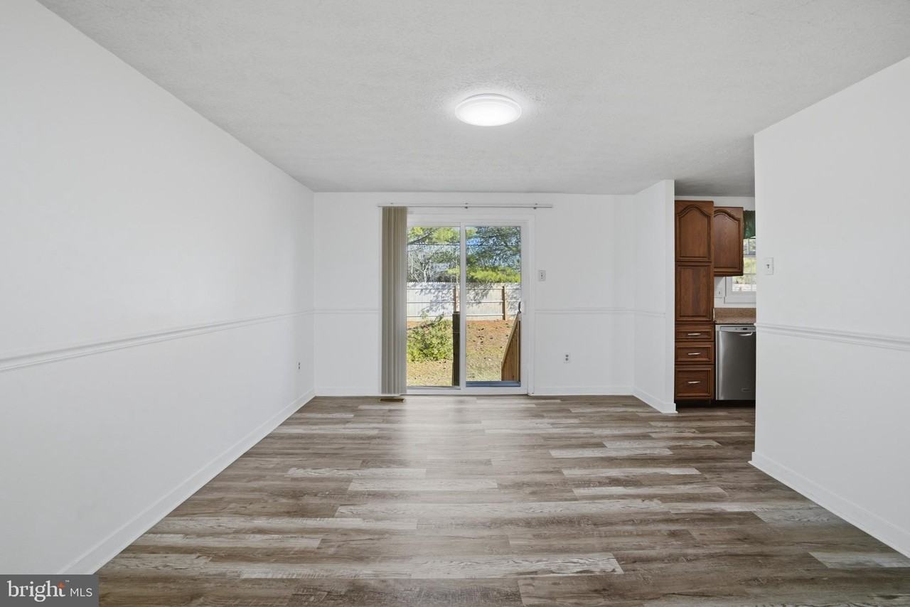 26 Dover Ln - Photo 7 of 29