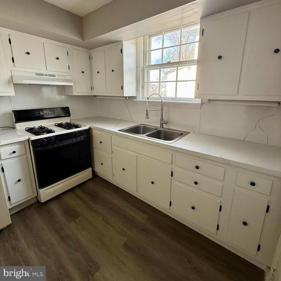 1643 Pennington Rd 1st Fl #1stFL - Photo 5 of 12