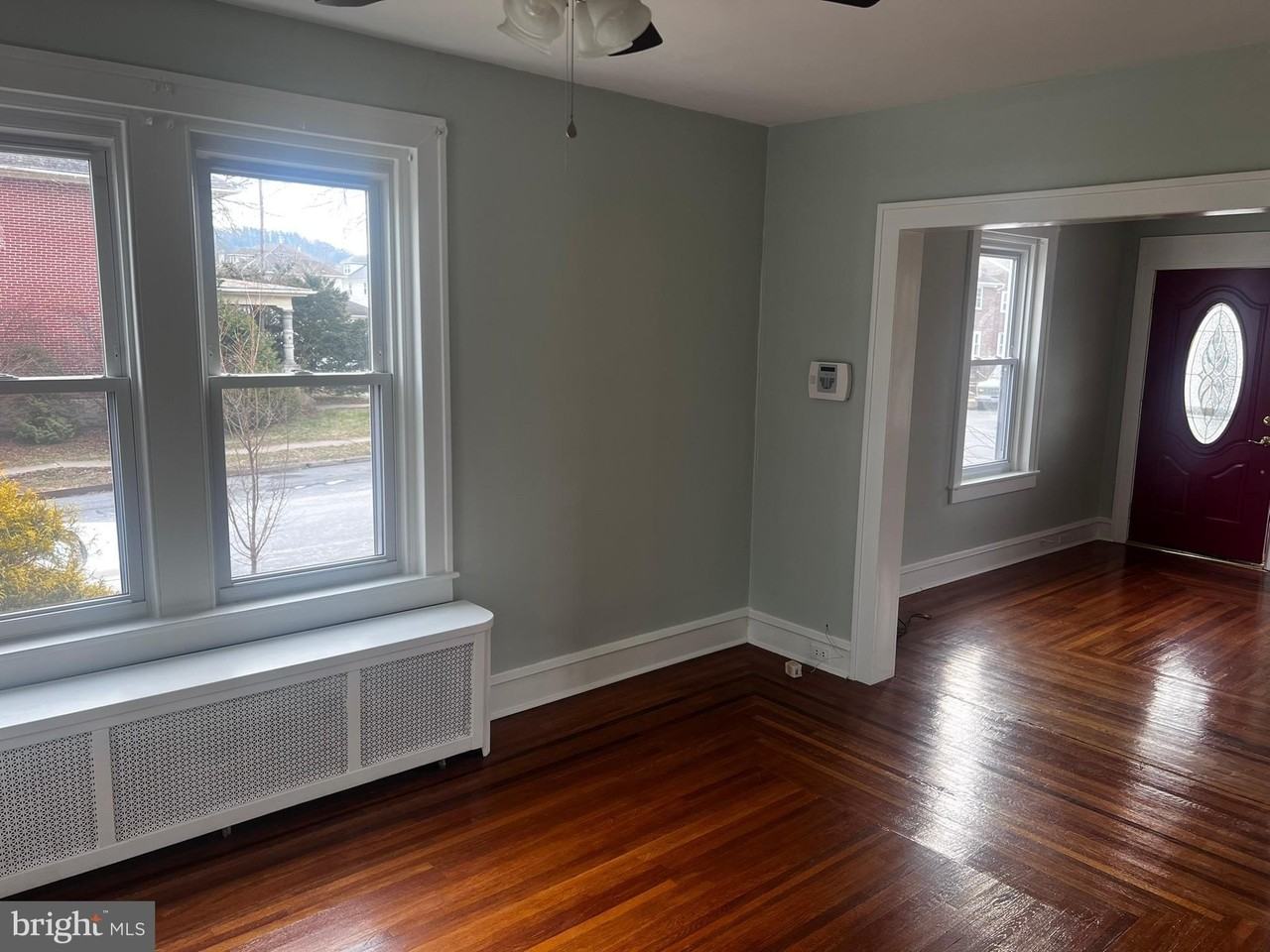 501 N Brobst St - Photo 4 of 12