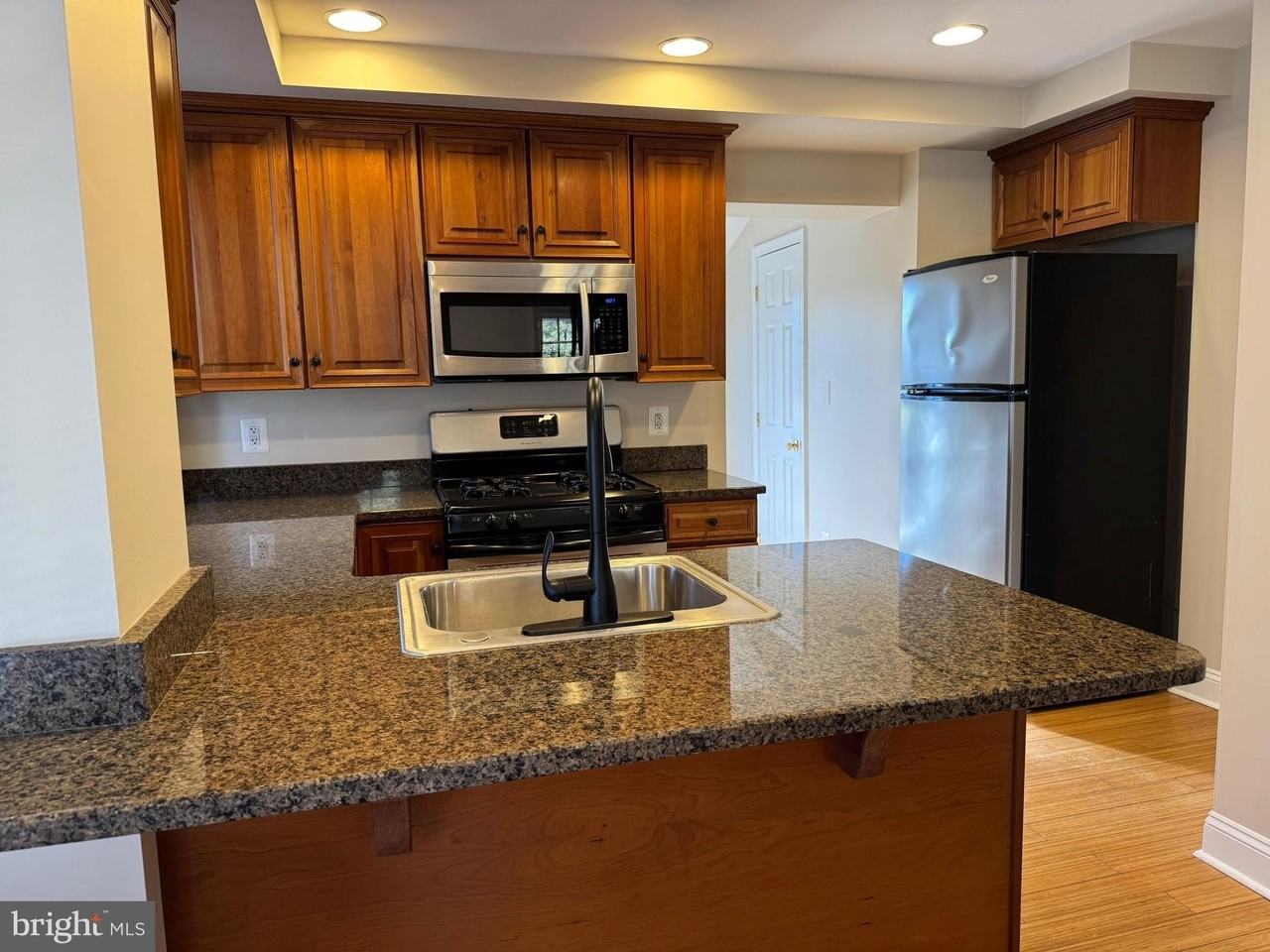 444 Washington Ave - Photo 6 of 24