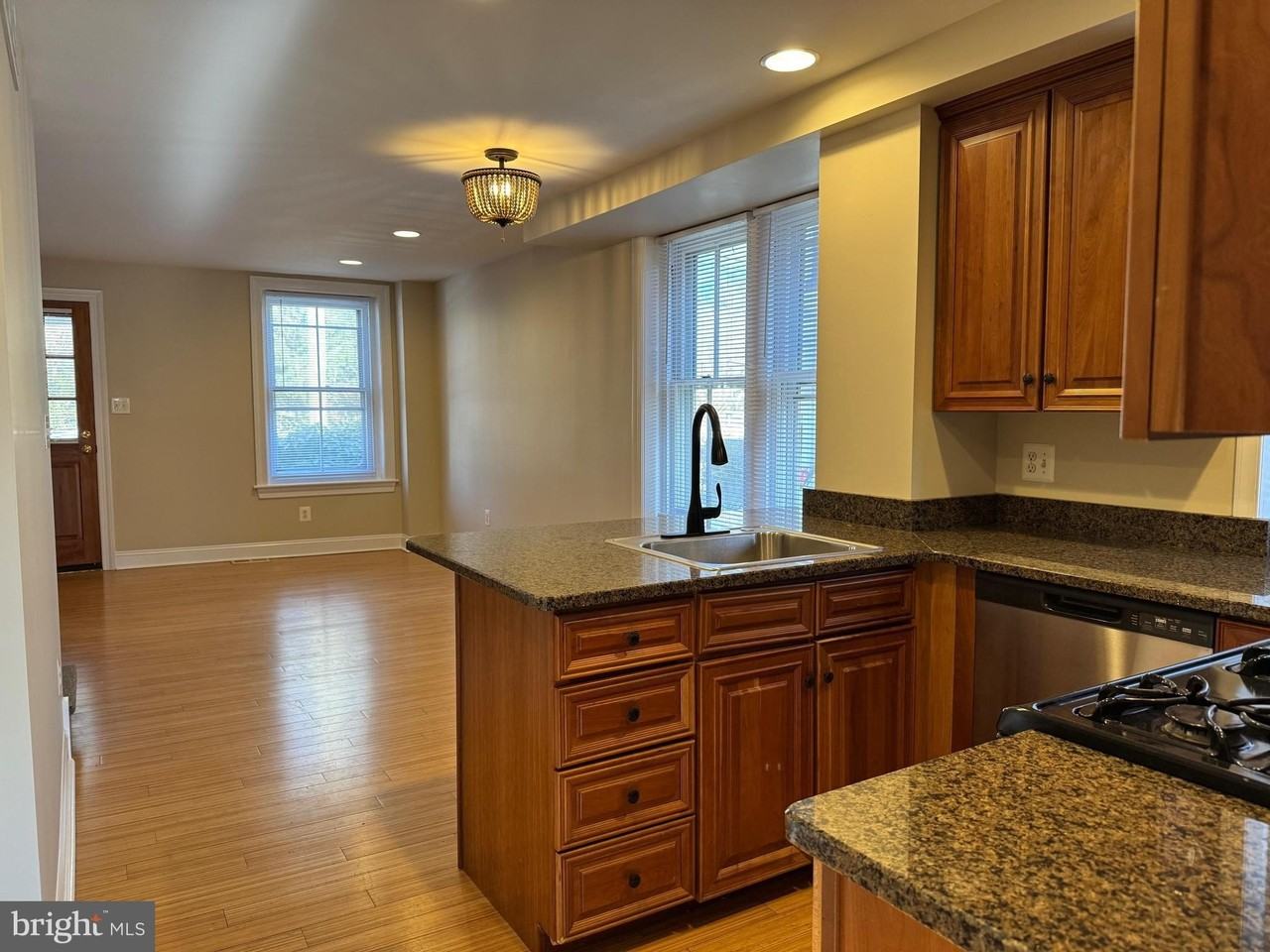 444 Washington Ave - Photo 7 of 24